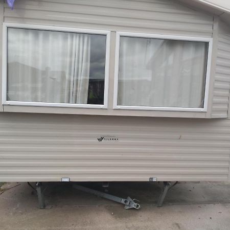 D24 Is A 2 Bedroom 6 Berth Caravan Close To The Beach On Whitehouse Leisure Park In Towyn Near Rhyl With Decking And Private Parking Space This Is A Pet Free Caravan Abergele Luaran gambar