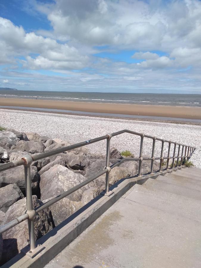 D24 Is A 2 Bedroom 6 Berth Caravan Close To The Beach On Whitehouse Leisure Park In Towyn Near Rhyl With Decking And Private Parking Space This Is A Pet Free Caravan Abergele Luaran gambar