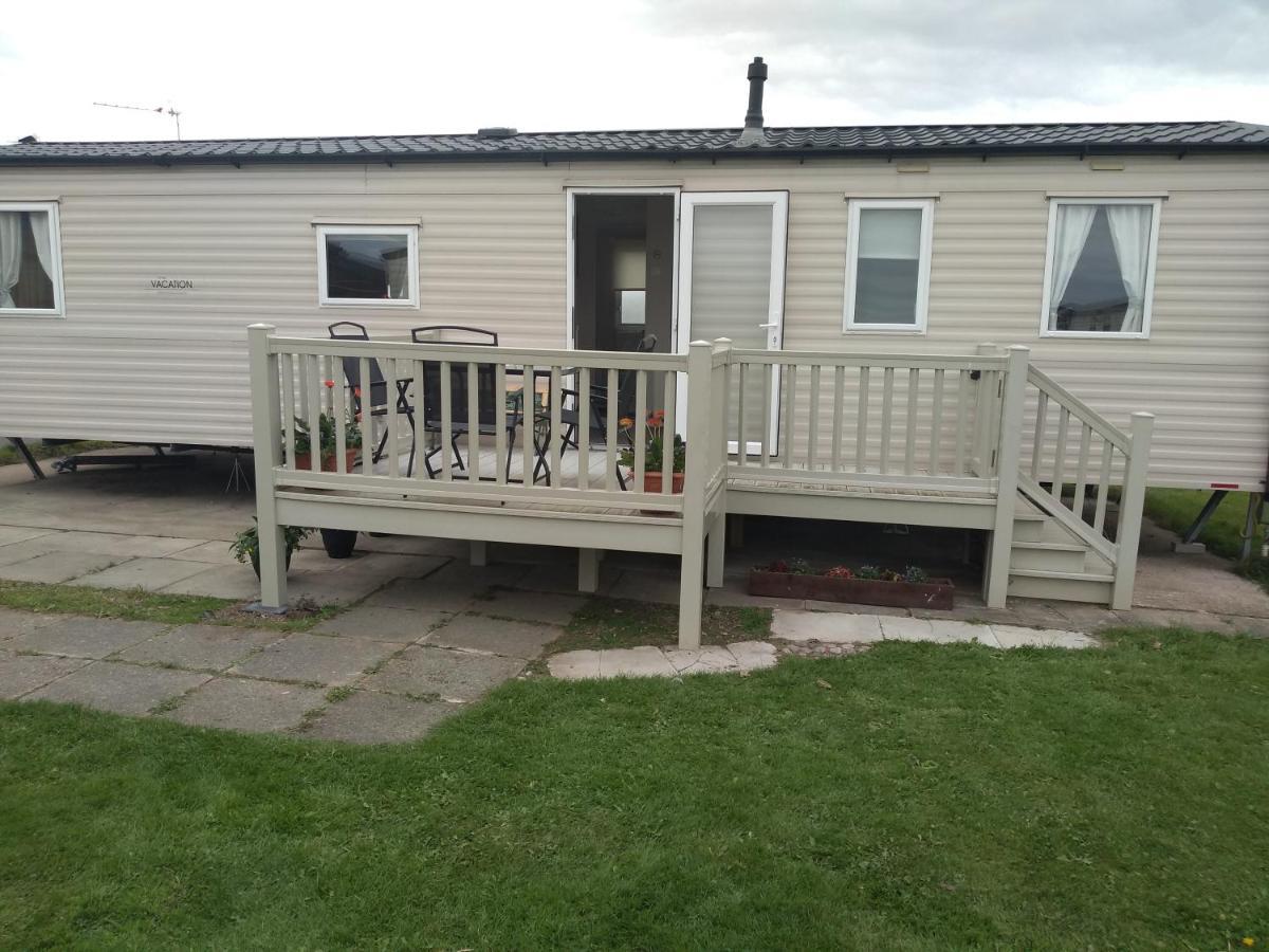 D24 Is A 2 Bedroom 6 Berth Caravan Close To The Beach On Whitehouse Leisure Park In Towyn Near Rhyl With Decking And Private Parking Space This Is A Pet Free Caravan Abergele Luaran gambar